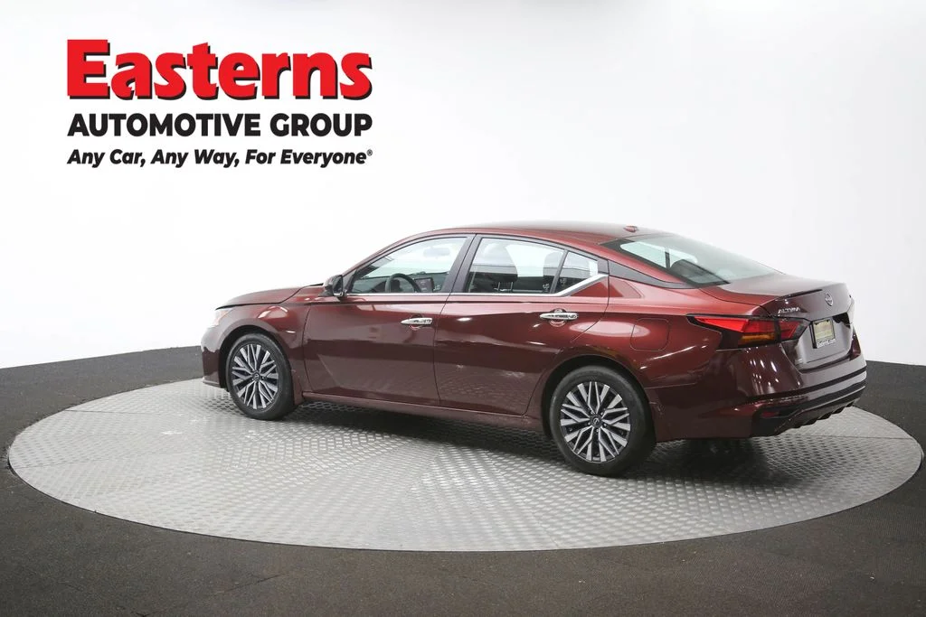 Used 2023 Red Nissan 2.5 SV image 62