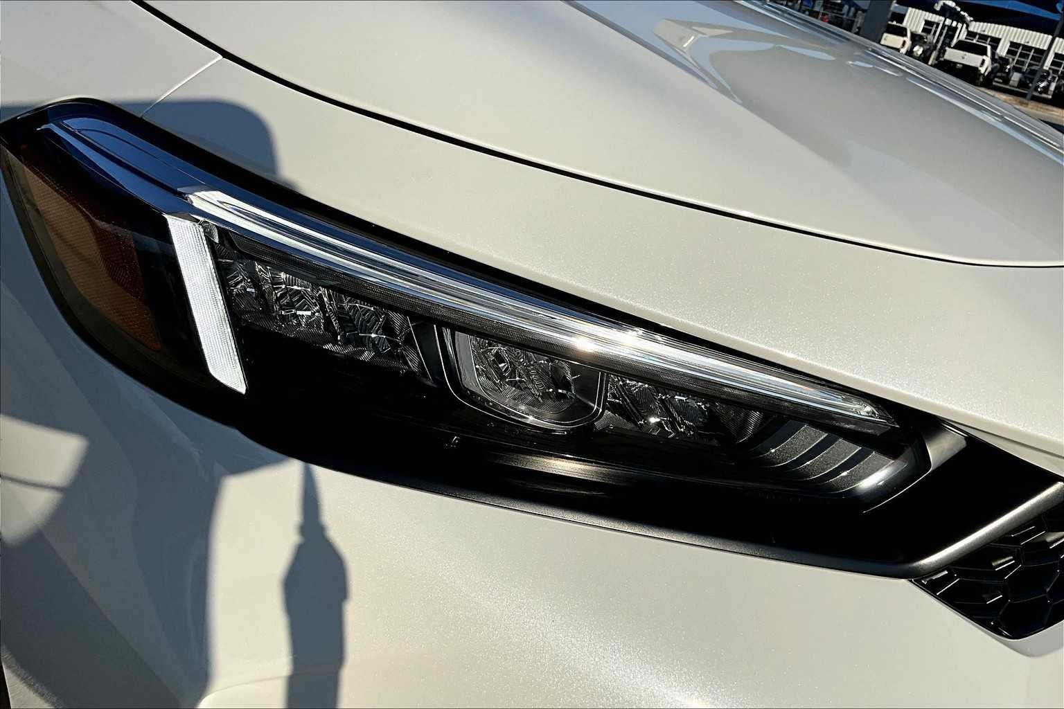 New 2026 Platinum White Pearl Honda LX image 13