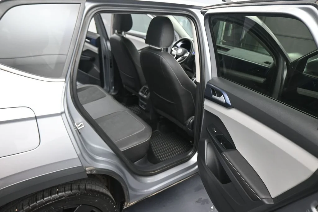 Used 2024 Silver Volkswagen 1.5T SE image 44
