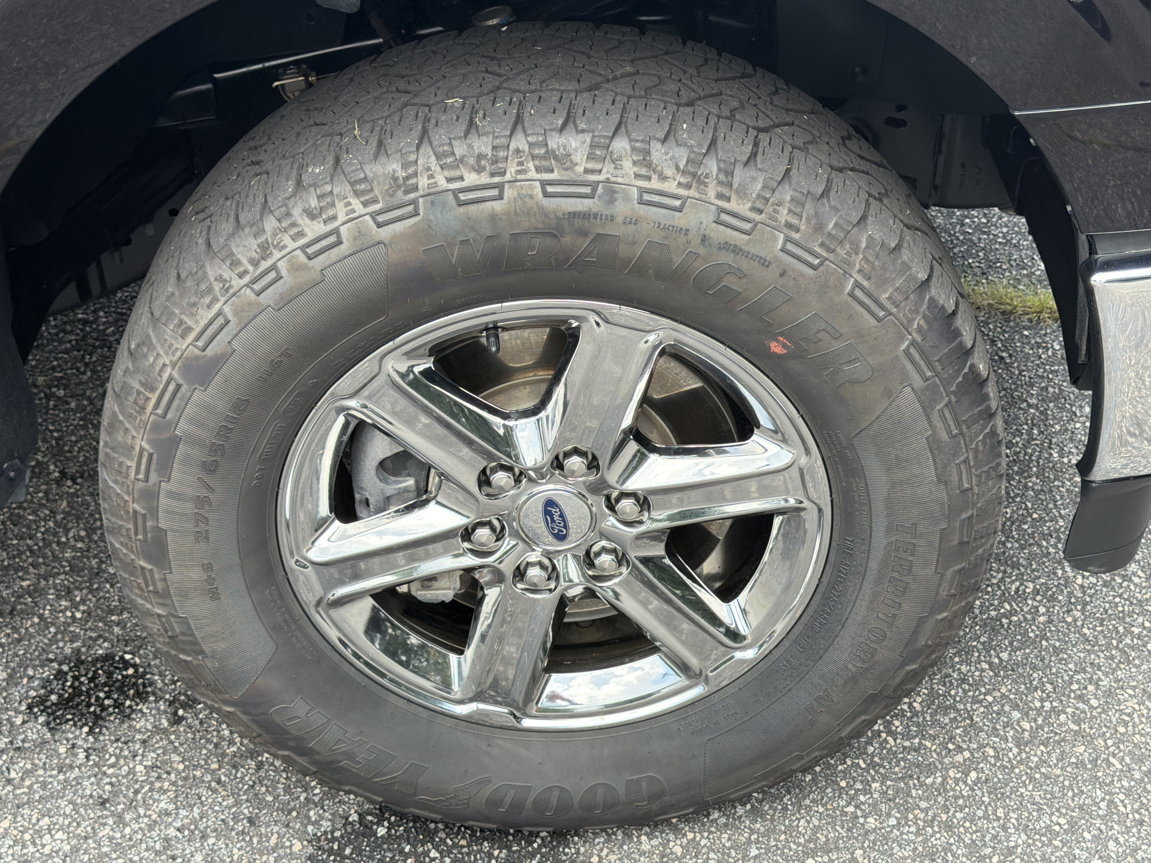 Used 2025 Black Metallic Ford XLT image 12