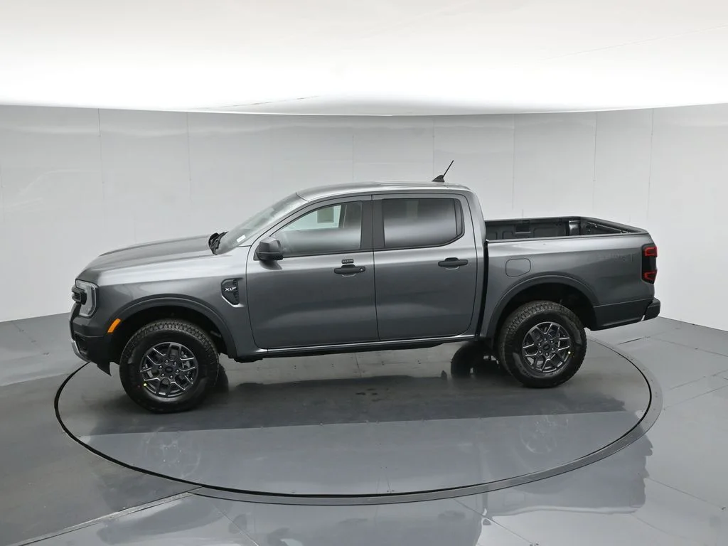 New 2026 Carbonized Gray Metallic Ford XLT image 40