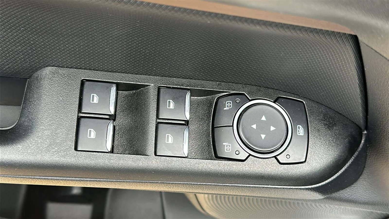 Used 2025 Oxford White Ford Outer Banks image 9