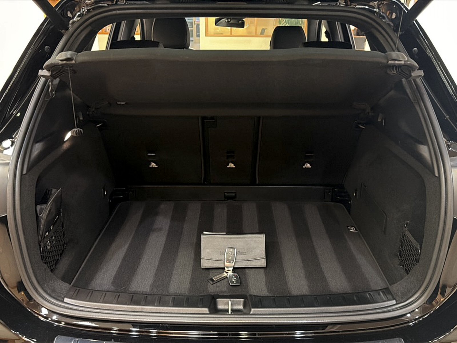 Used 2025 Night Black Mercedes-Benz 4MATIC® image 26