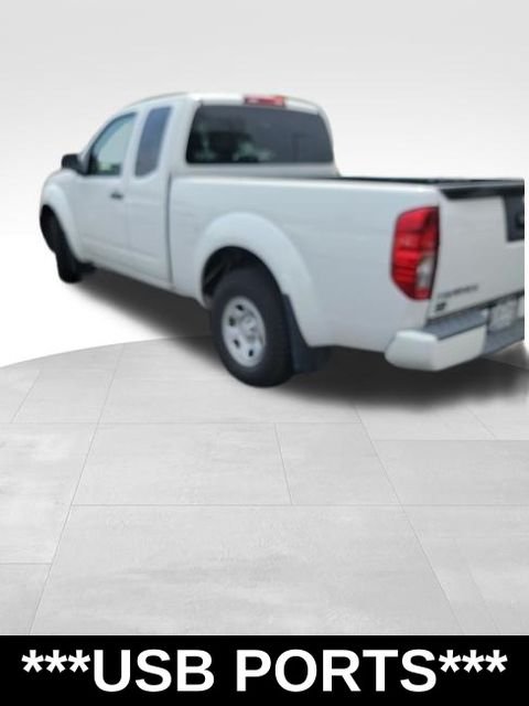 Used 2019 White Nissan S image 5