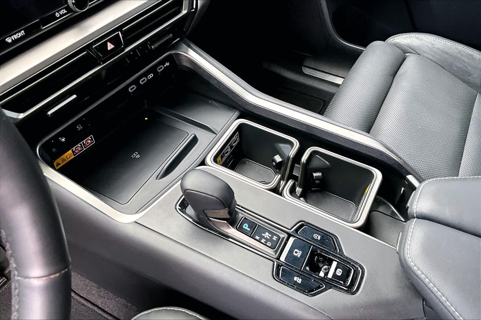 Used 2024 Wind Chill Pearl Lexus Luxury image 17