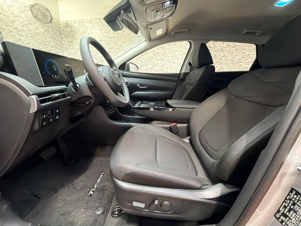 New 2026 Shimmering Silver Hyundai SEL image 24