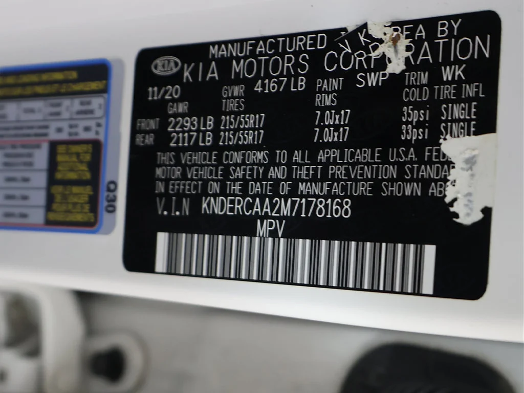 Used 2021 White Kia EX image 52