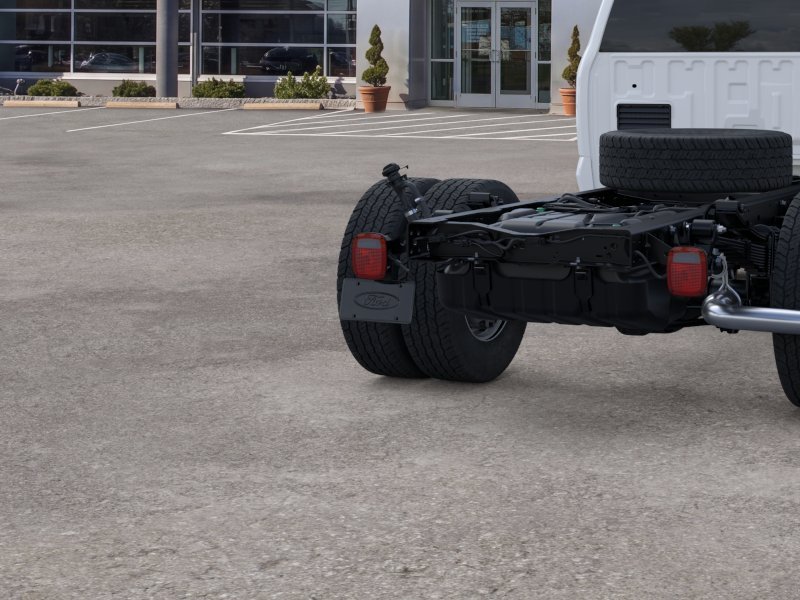 2025 Ford F-600 Super Duty Chassis Cab XL - Photo 21