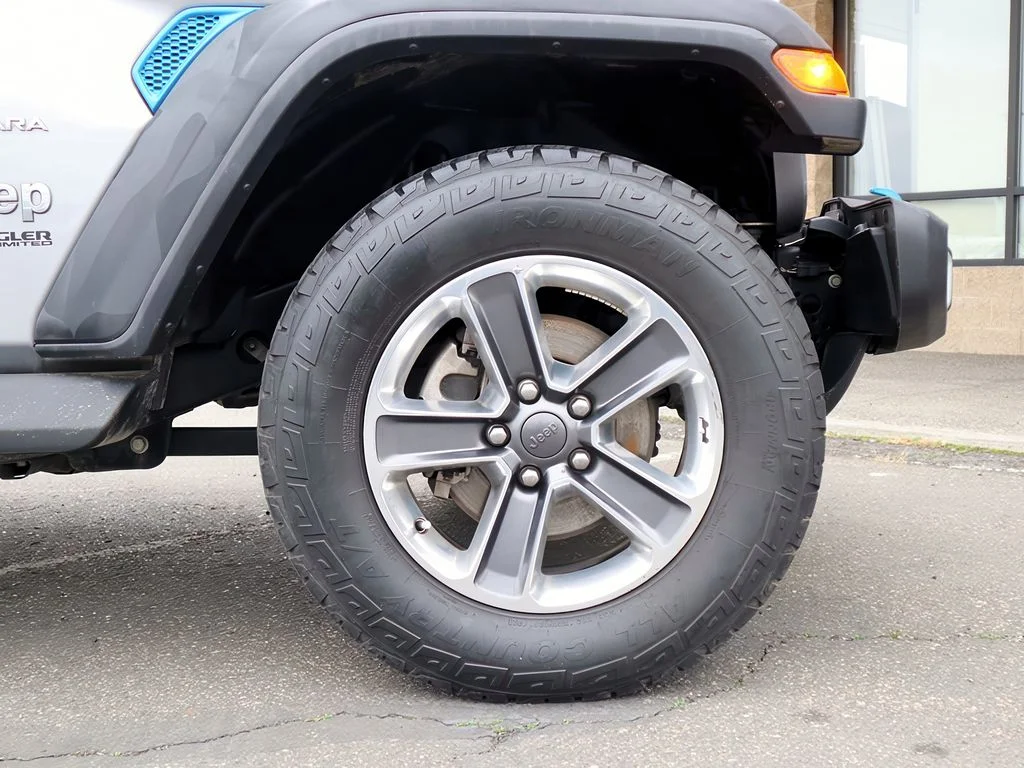 2020 Jeep Wrangler Unlimited Sahara - Photo 25