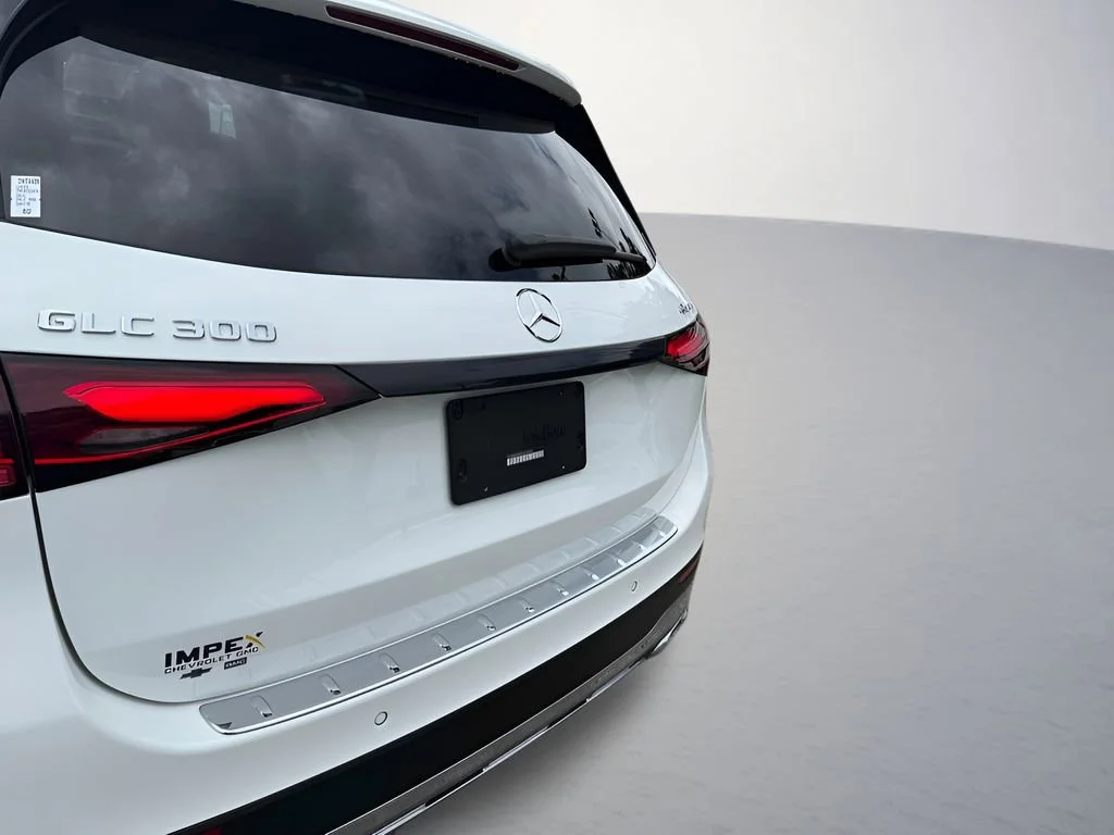 Used 2023 White Mercedes-Benz GLC 300 image 36