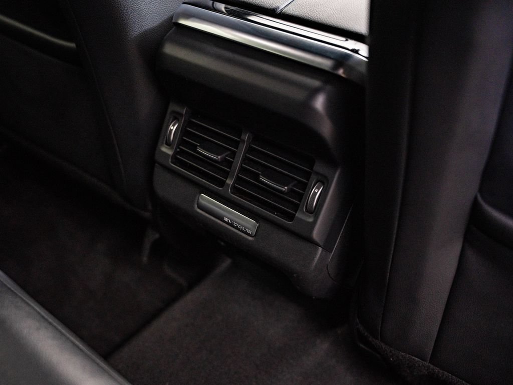 Used 2022 Fuji White Land Rover SE image 36