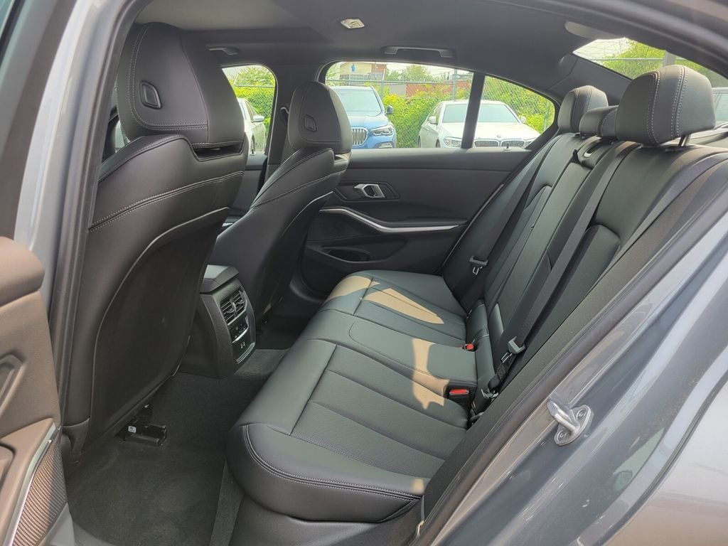 2025 BMW 3 Series 330i - Photo 17