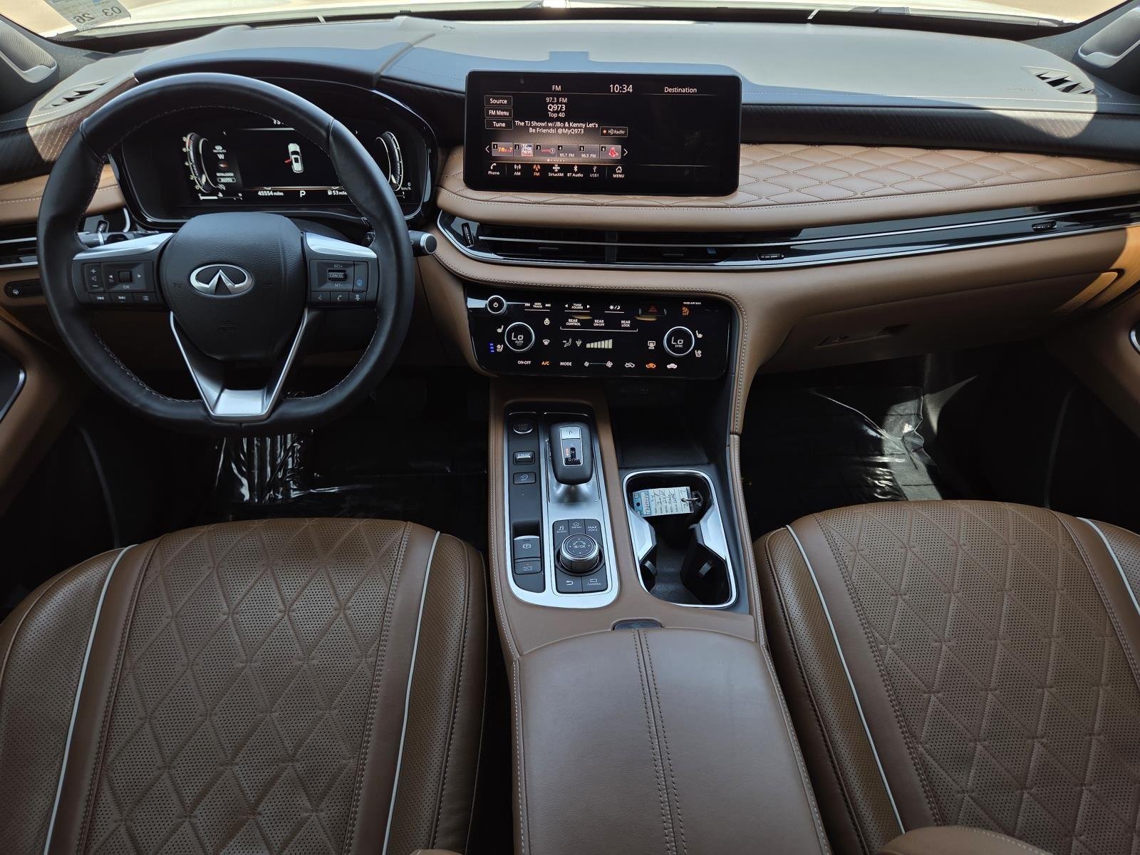 Used 2024 Majestic White/Black Obsidian INFINITI AUTOGRAPH image 17