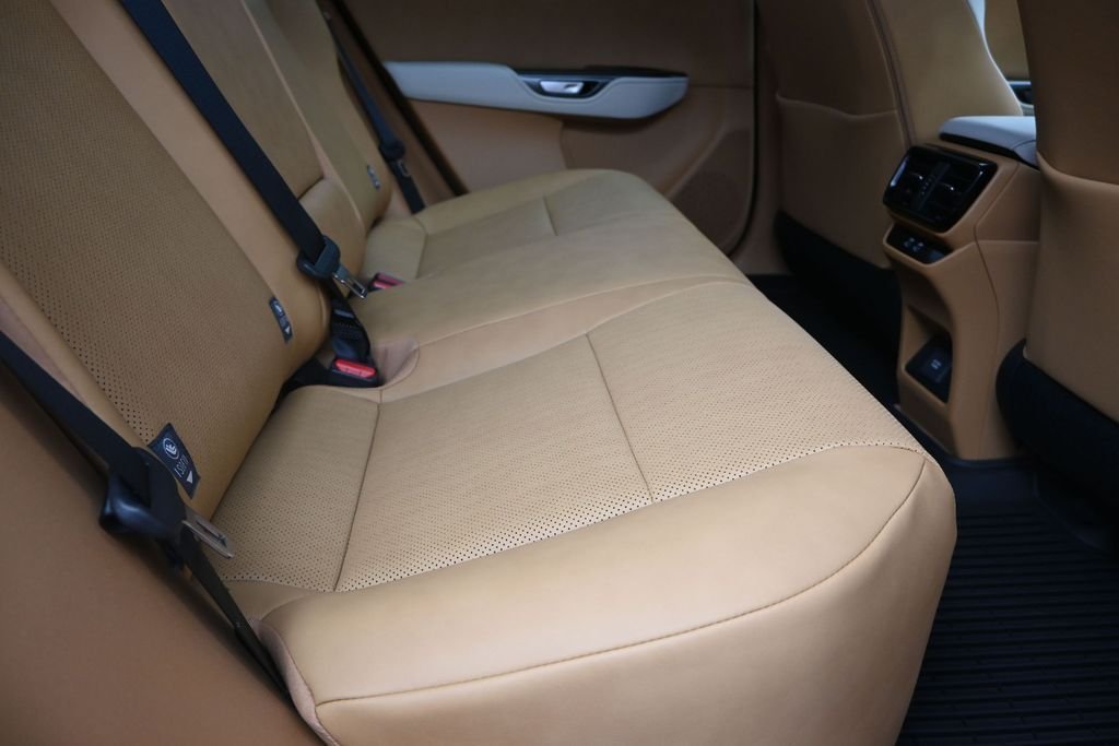 New 2026 Oxygen White Lexus  350e PREMIUM image 22
