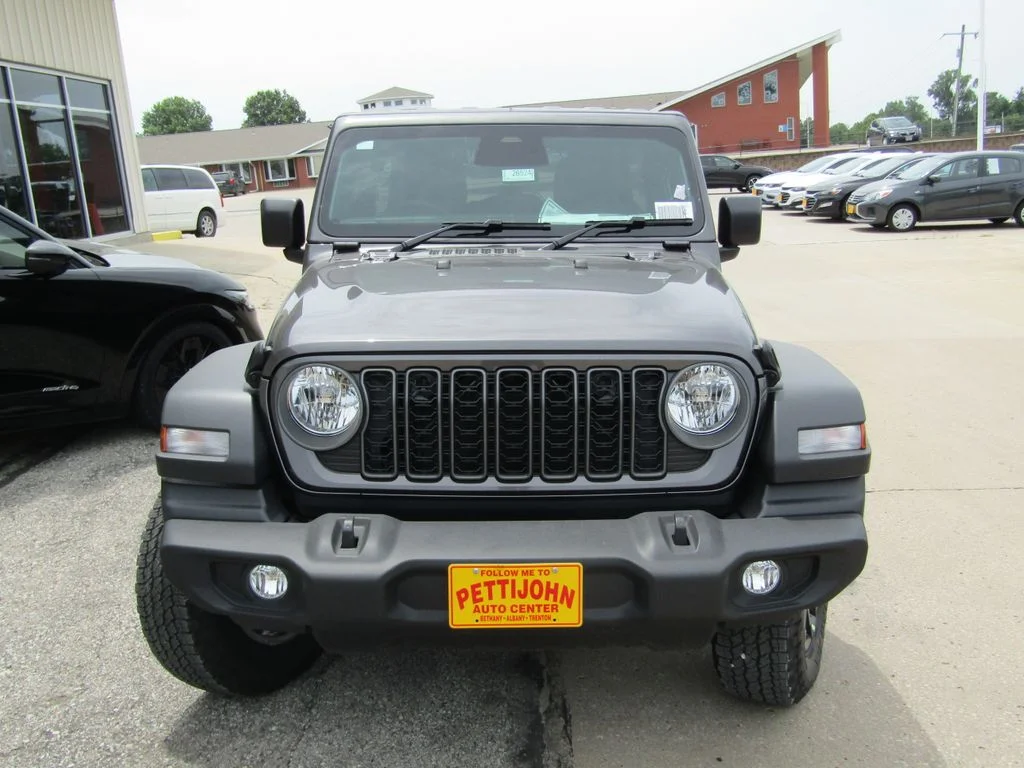 New 2026 granite crystal metallic clearcoat Jeep Sport RHD image 13