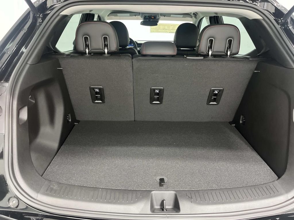 2027 Chevrolet Bolt RS - Photo 10