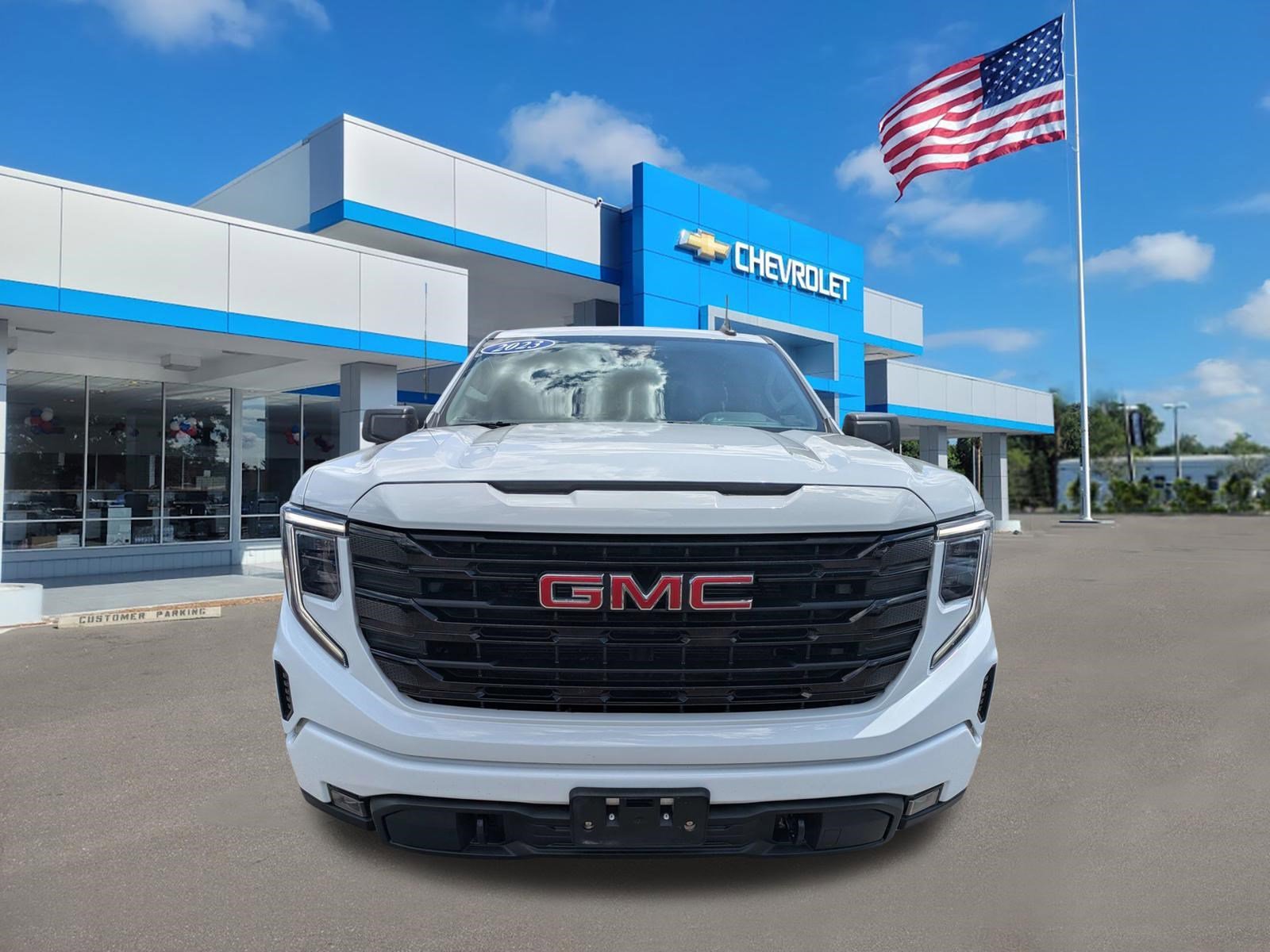 Used 2023 Summit White GMC Elevation image 10