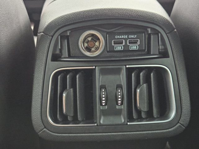 Used 2018  Maserati Base image 31