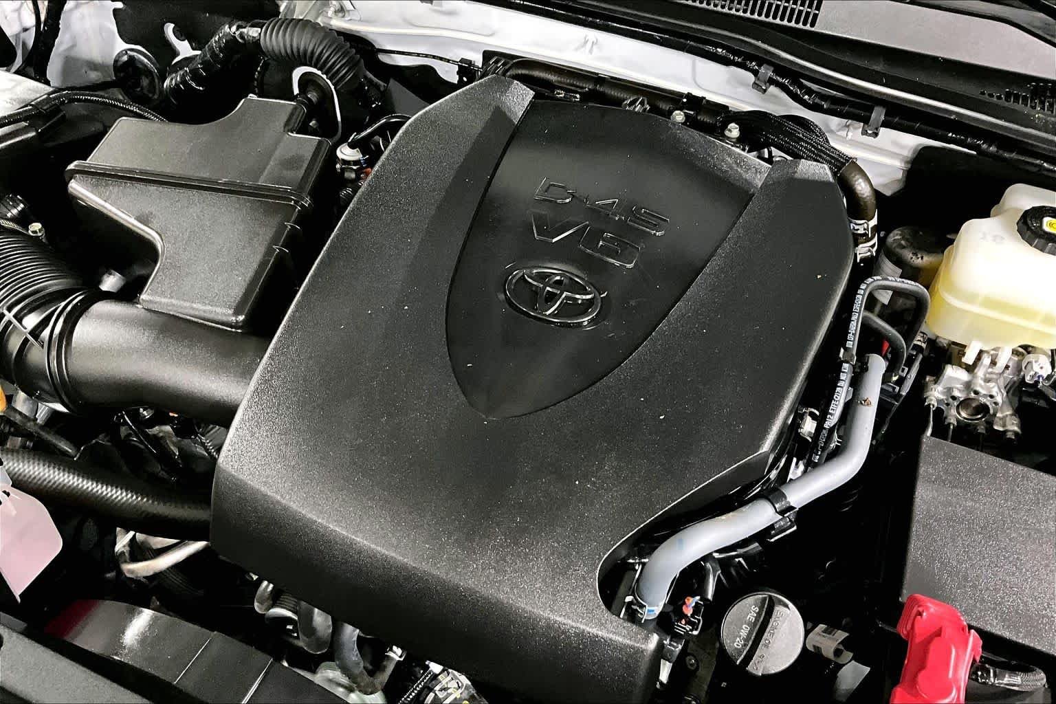 Used 2022 White Toyota TRD Off Road image 33