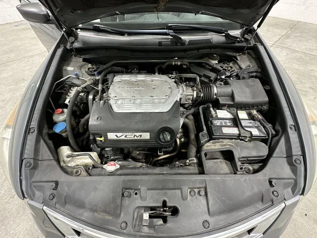 Used 2009 Alabaster Silver Metallic Honda EX-L image 18