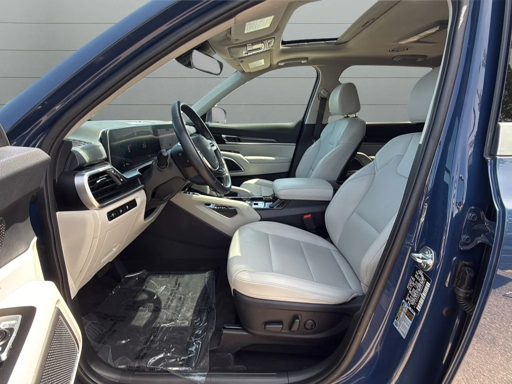 Certified Used 2024 Black Kia S image 9
