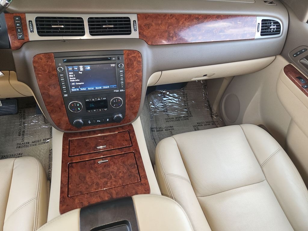 Used 2013 White Chevrolet LTZ image 20
