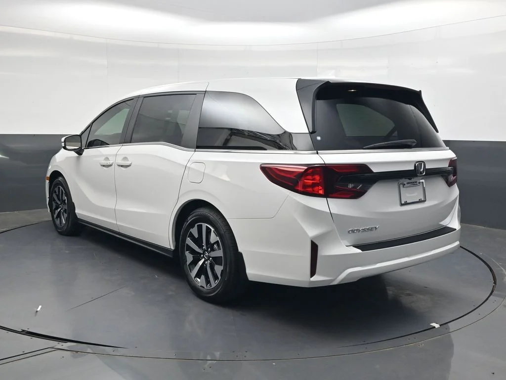 New 2026 Platinum White Pearl Honda EX-L image 6