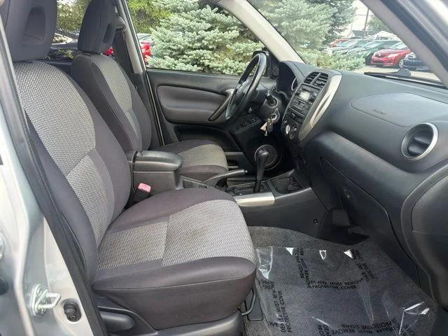 Used 2004 Gray Toyota Base image 25