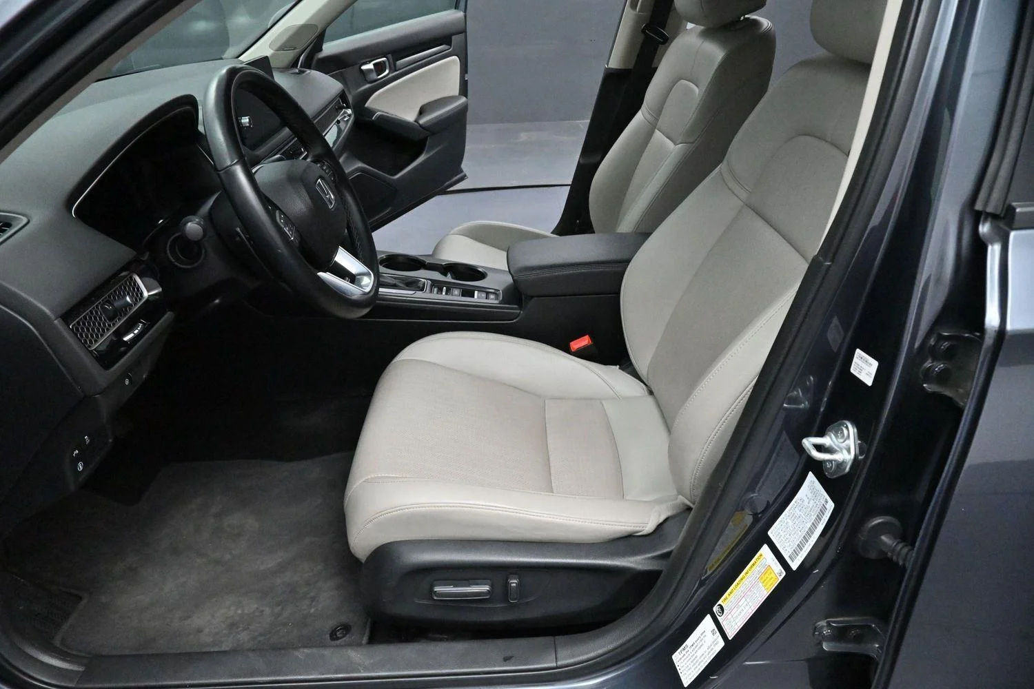 Used 2024 Meteorite Gray Metallic Honda Touring image 12