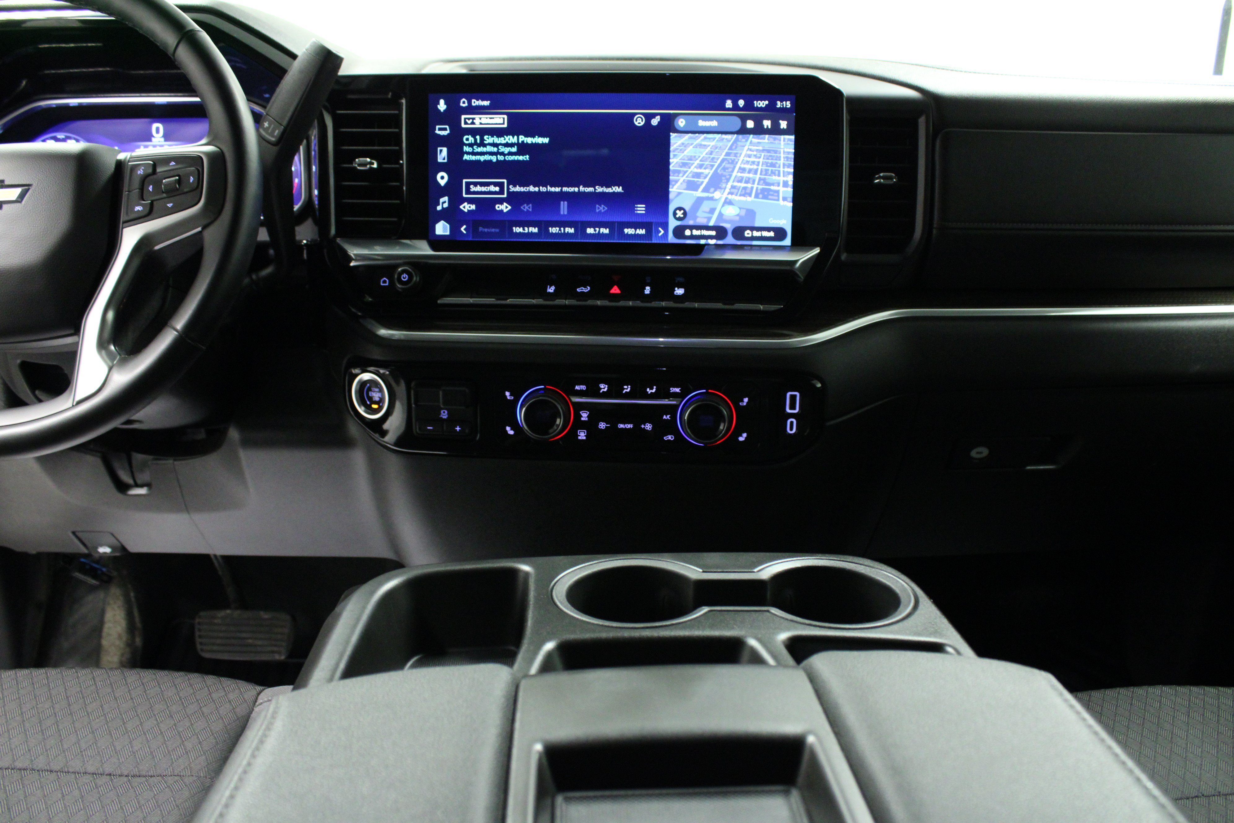 Used 2025 White Chevrolet LT image 18