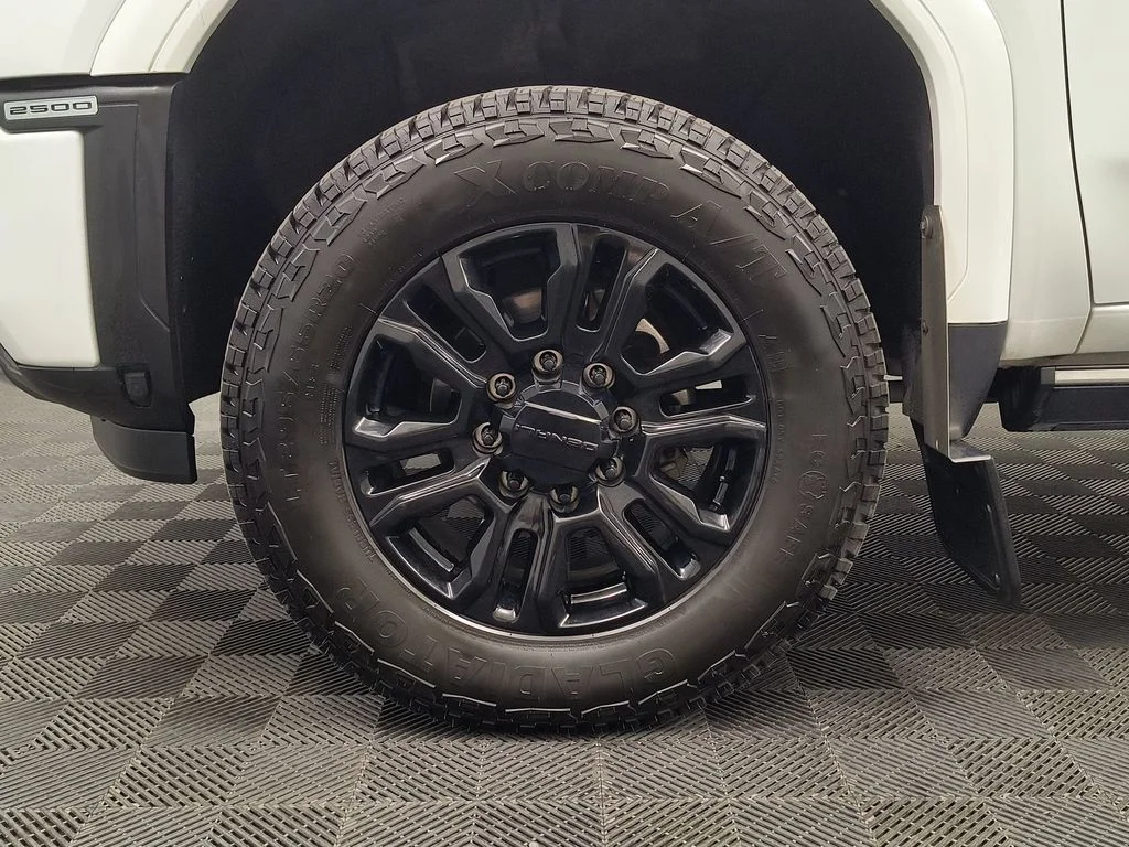 Used 2024 Summit White GMC Denali image 11