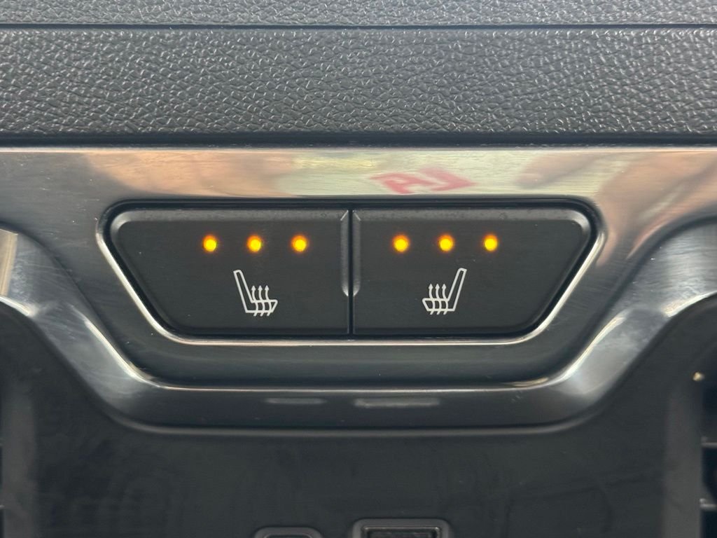 Used 2022 White Frost Tricoat GMC Denali image 5