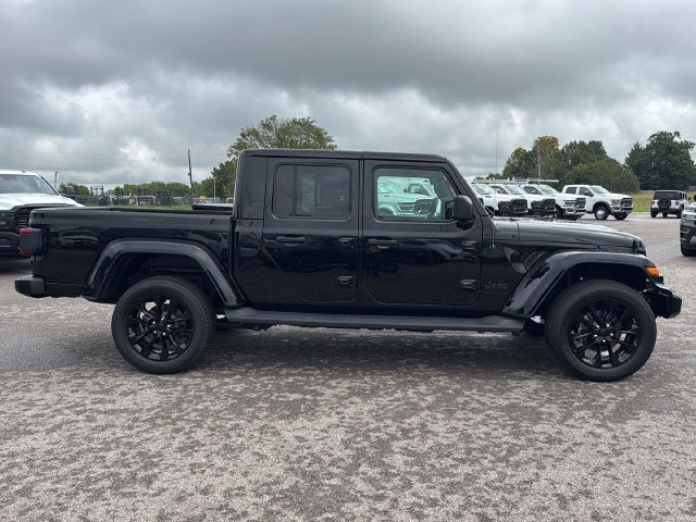 Used 2023 Black Jeep Overland image 9