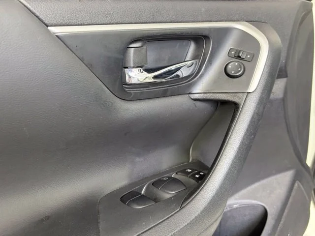 Used 2018 White Nissan 2.5 S image 12