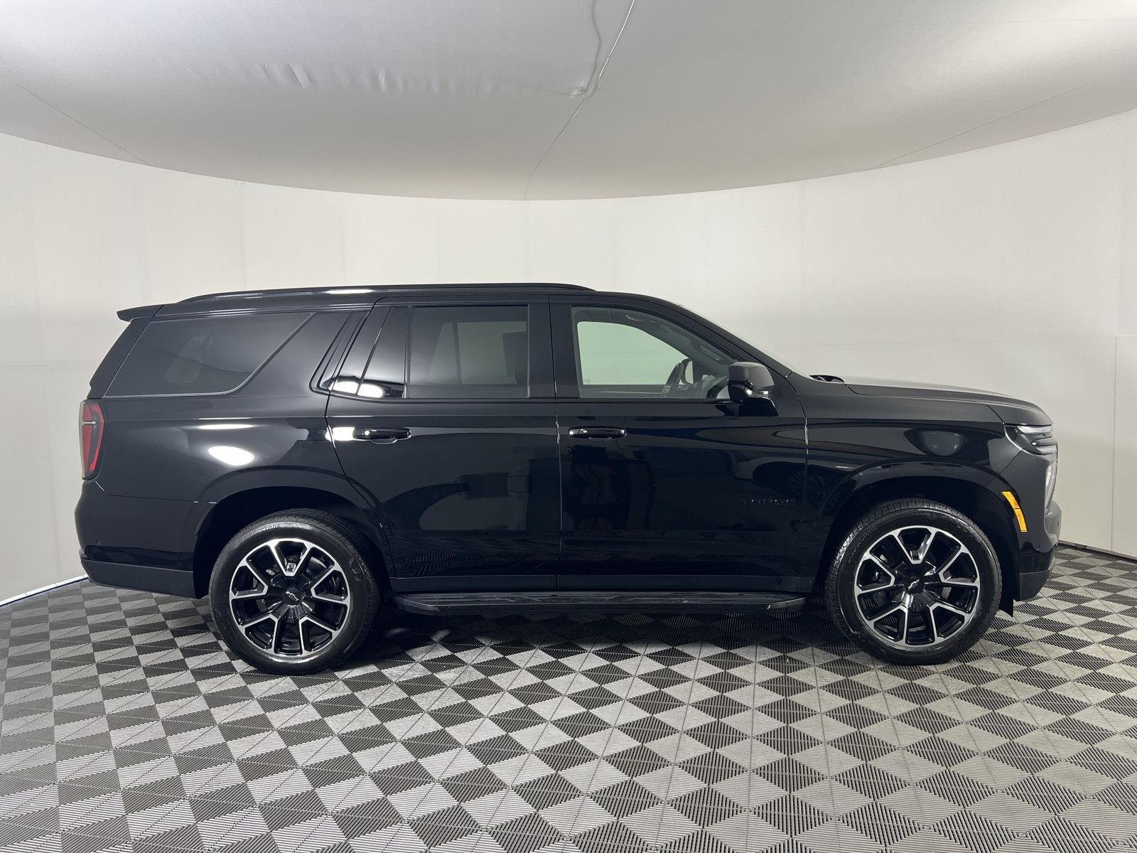 Used 2025 Black Chevrolet RST image 28
