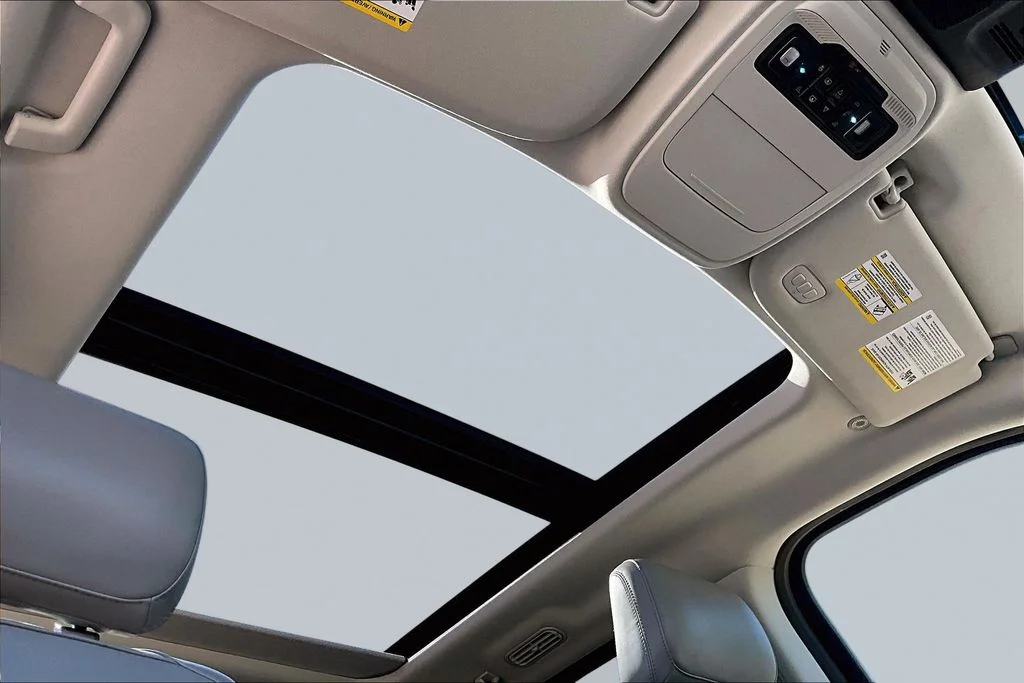 Certified Used 2025 Oxford White Ford Active image 22