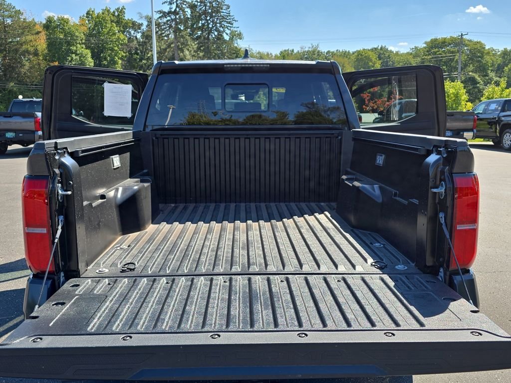 2025 Toyota Tacoma SR5 - Photo 14