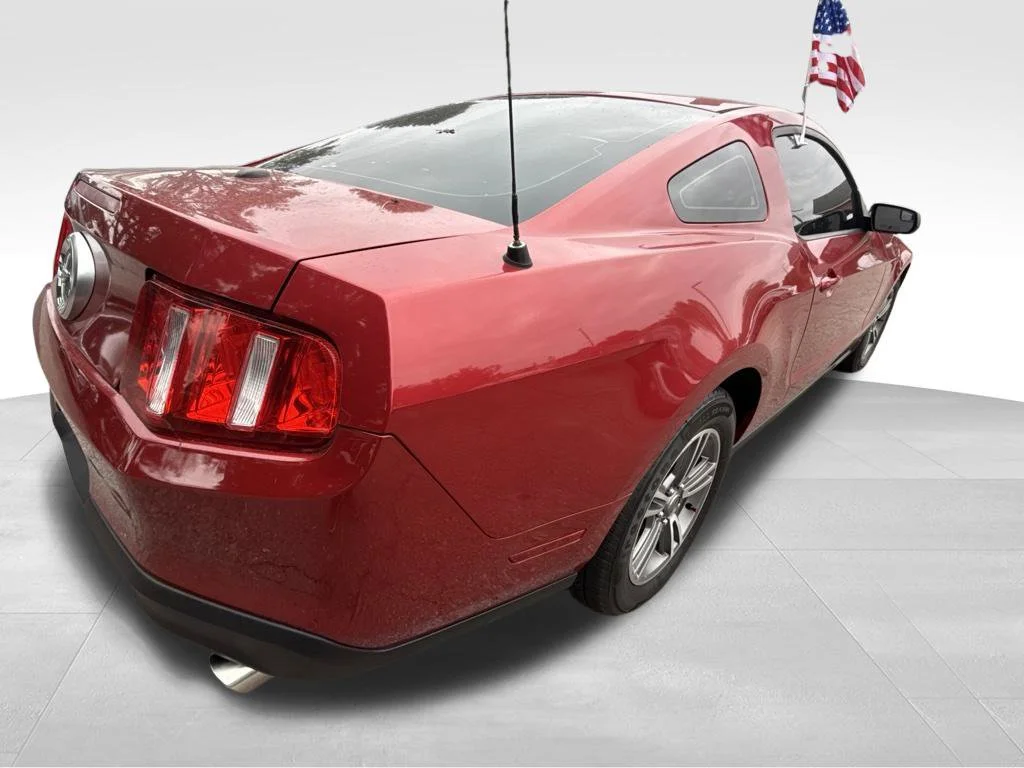 Used 2012 Red Ford V6 Premium image 5