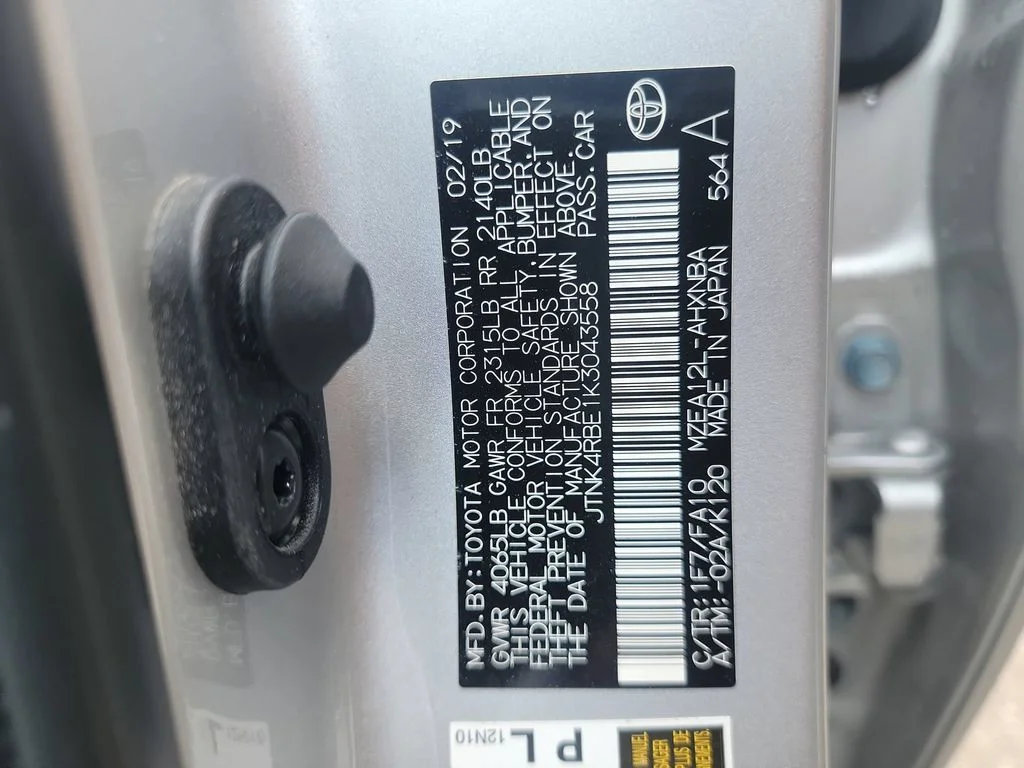 Used 2019 Silver Toyota SE image 15
