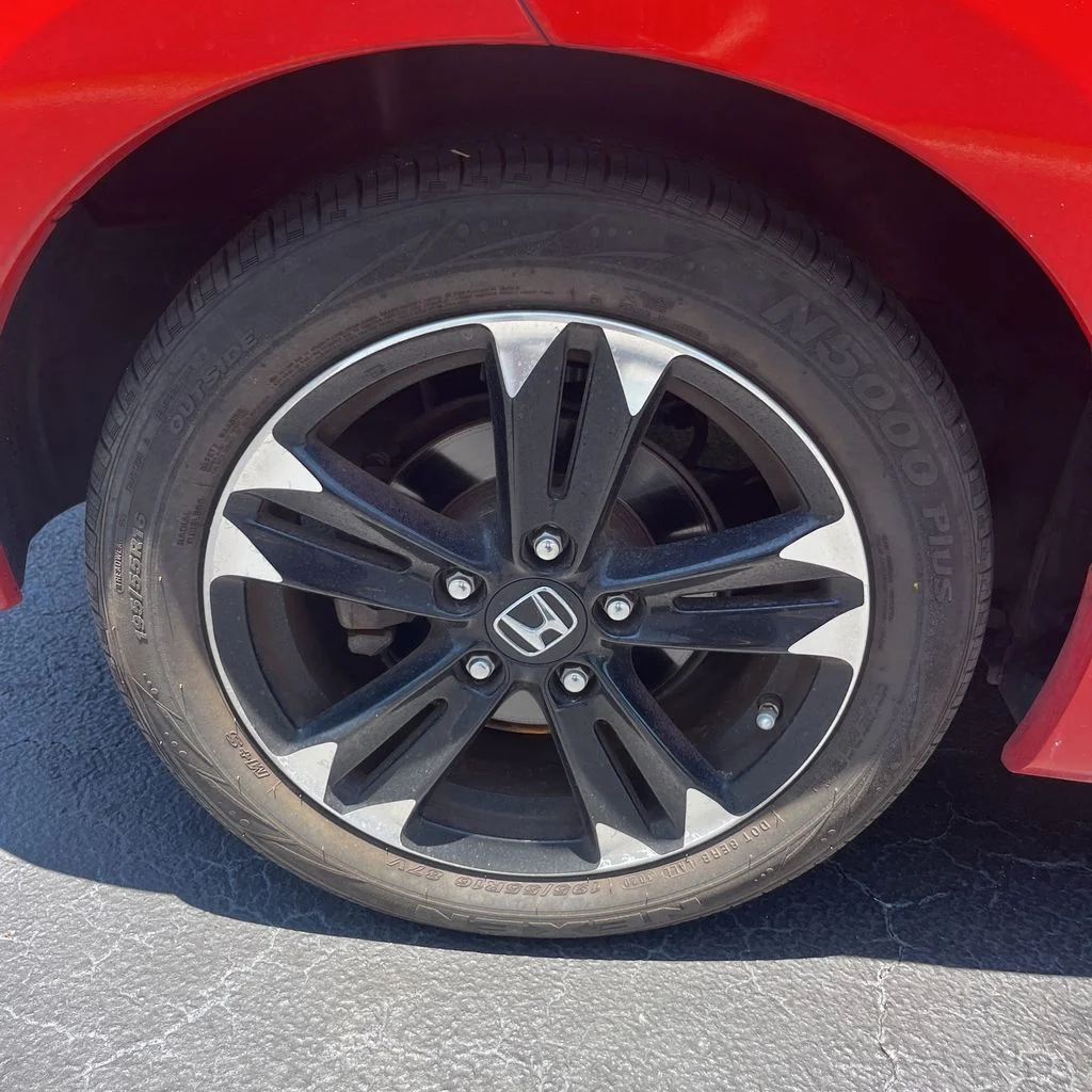 Used 2014 Red Honda EX image 22