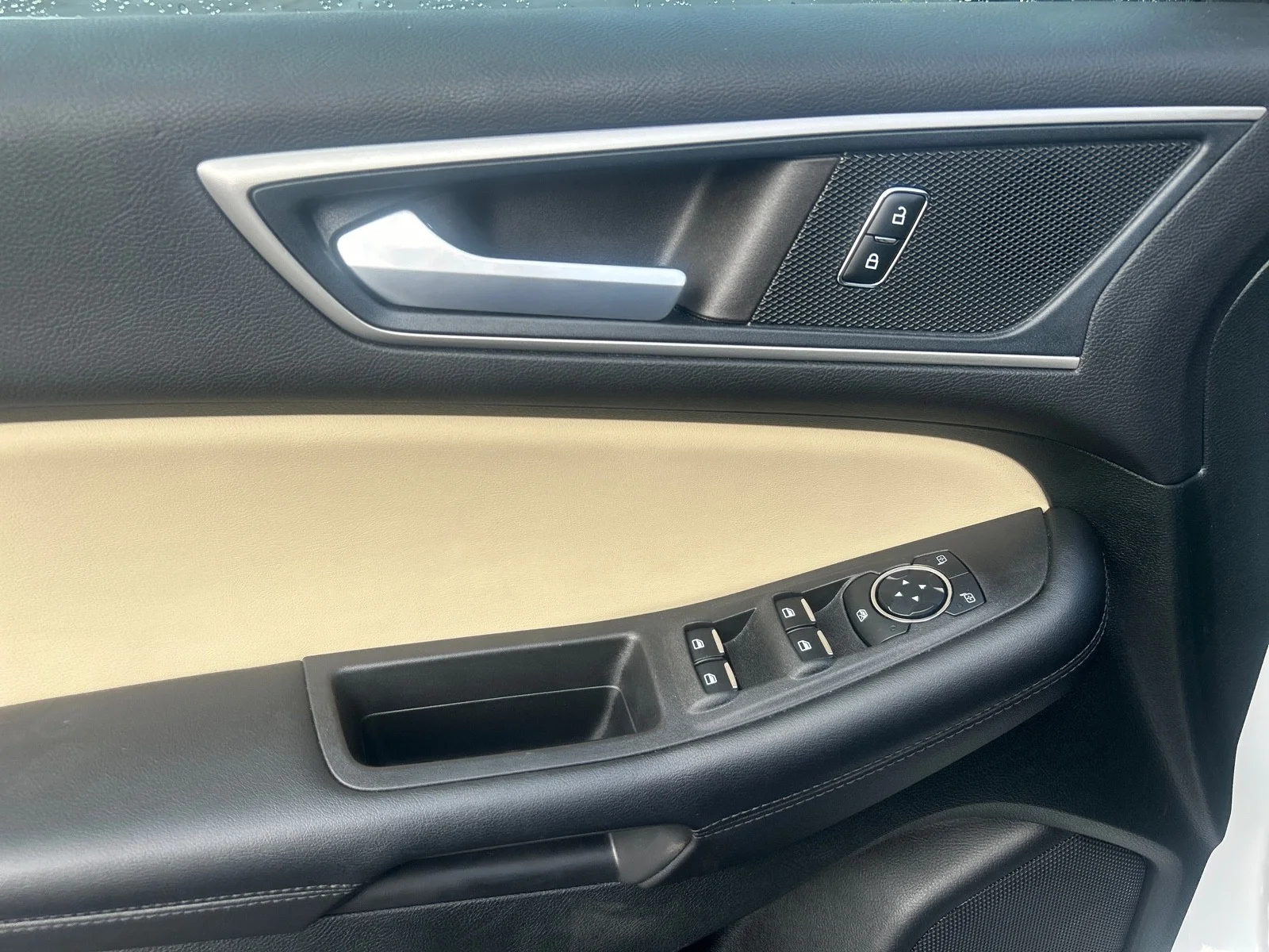 Used 2023 White Ford SEL image 10