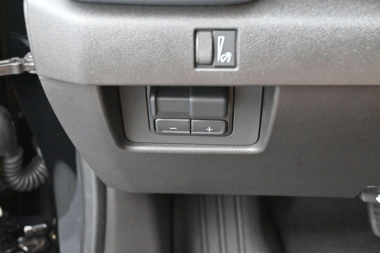 Used 2025 Onyx Black GMC Elevation image 28