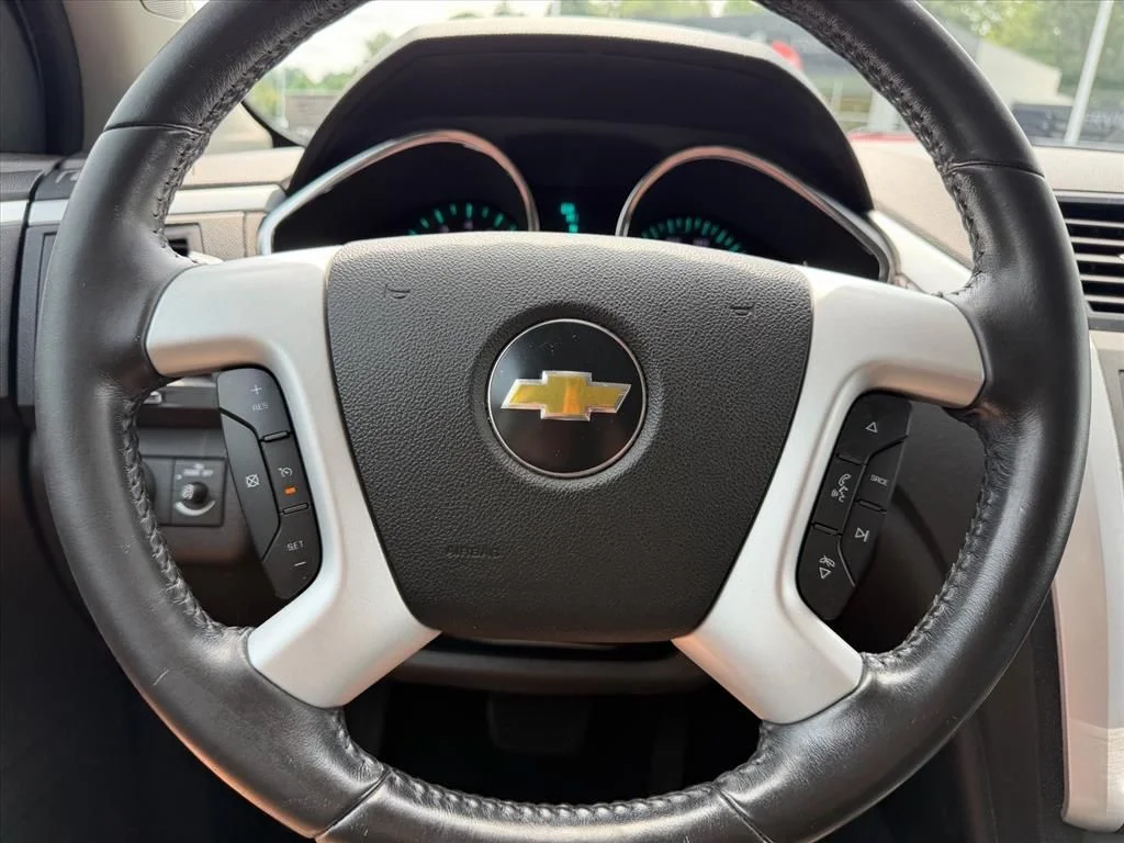 Used 2011 White Chevrolet LT image 16