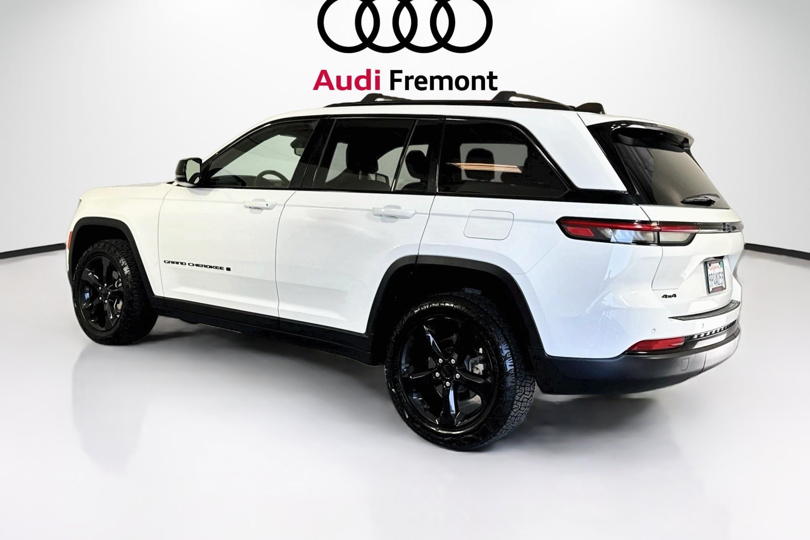 Used 2023 Bright White Clearcoat Jeep Altitude image 8