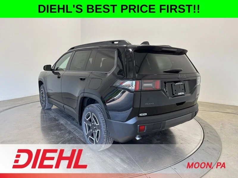 New 2026 Diamond Black Crystal Pearlcoat Jeep Laredo image 5