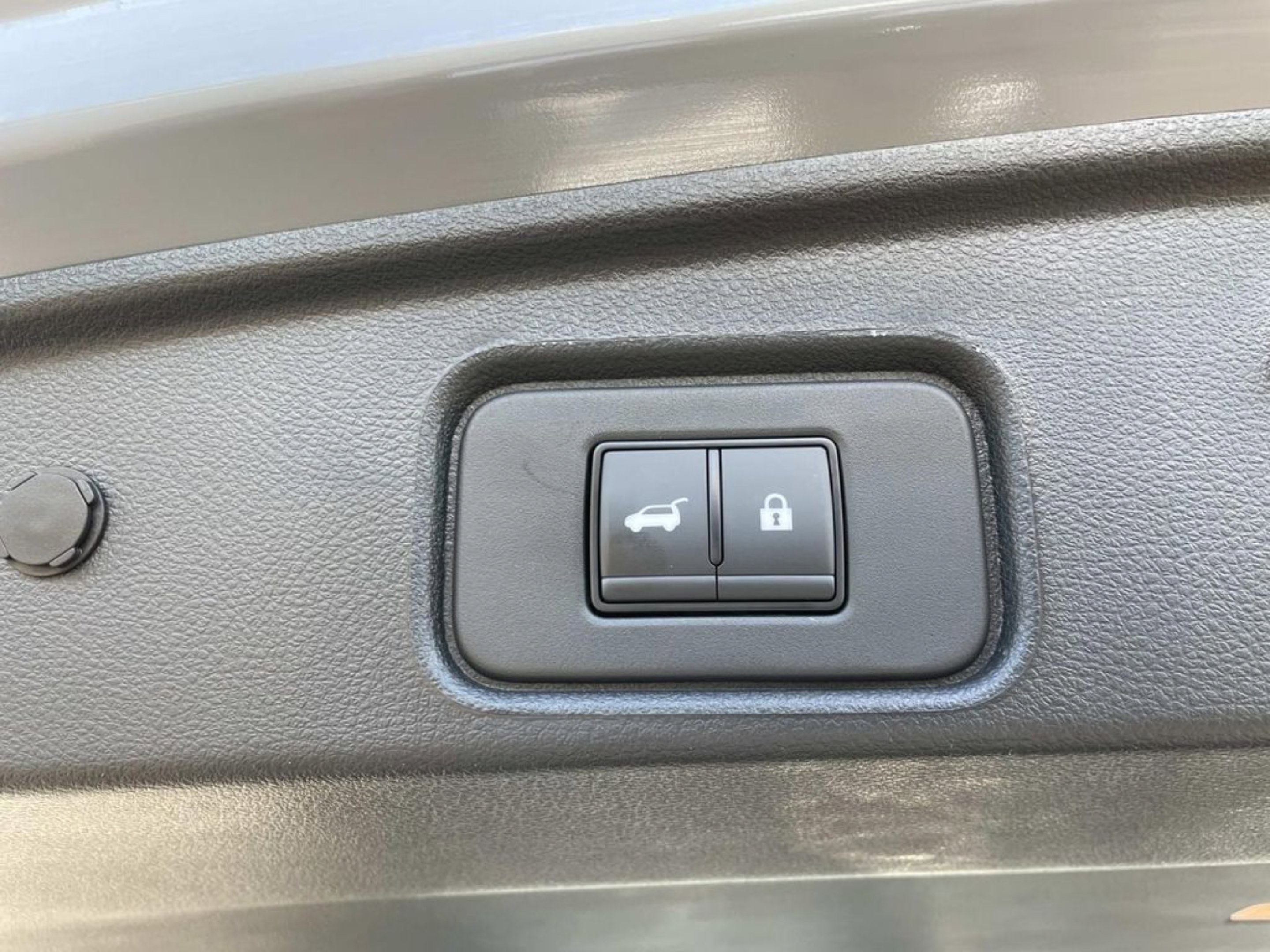 Used 2025 Gray Nissan Platinum image 16