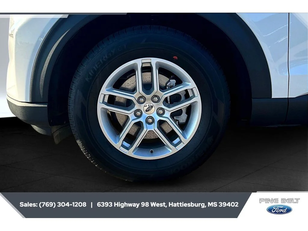 New 2026 Star White Metallic Tri-Coat Ford Active image 5