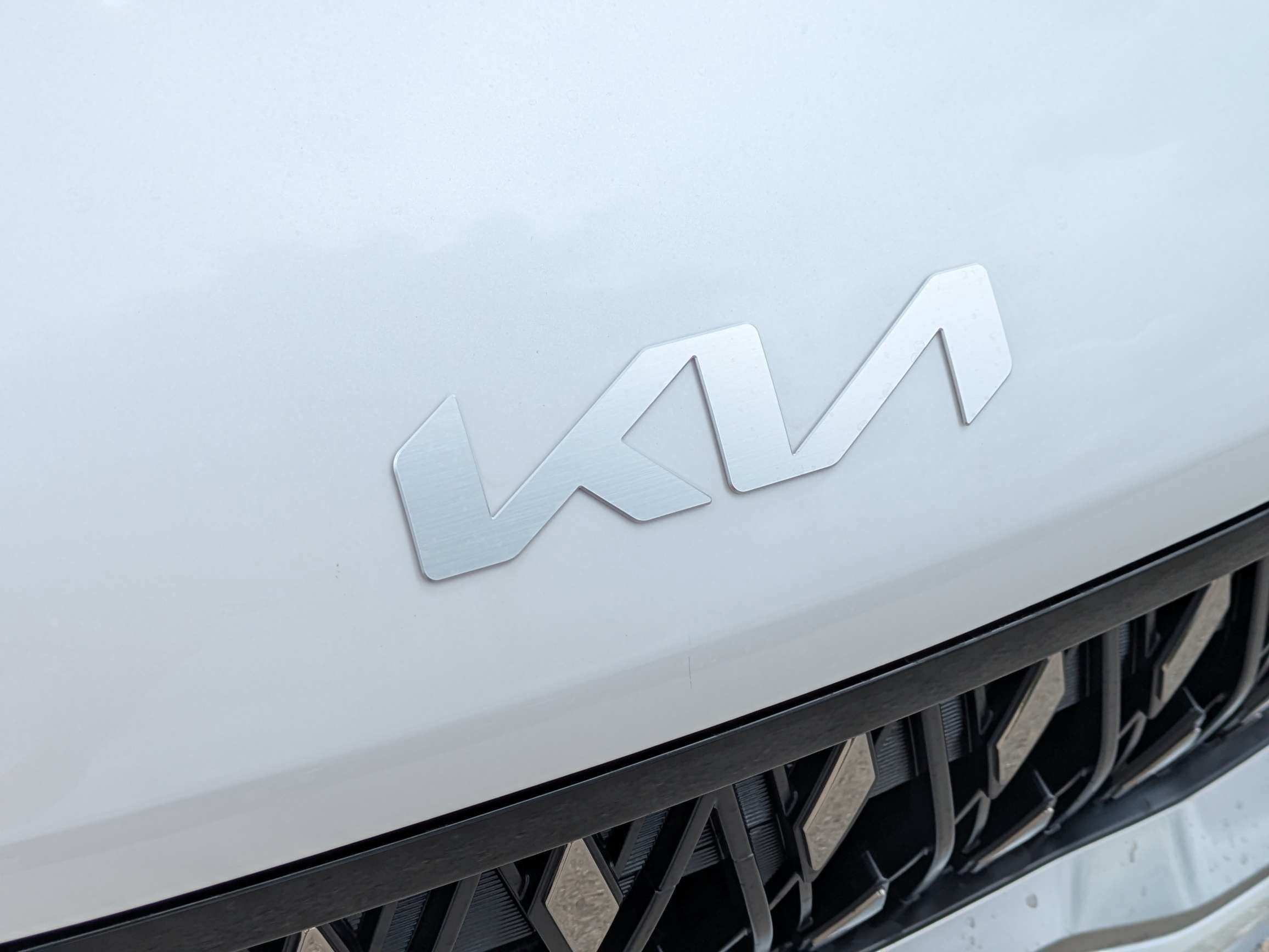 New 2026 Snow White Pearl Kia EX image 13