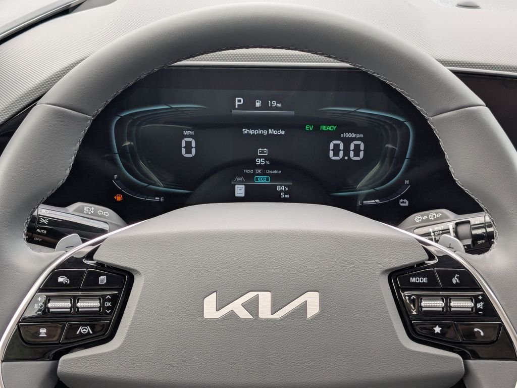 2025 Kia Niro EX - Photo 25