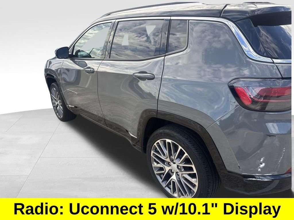 Used 2022 Gray Jeep Limited image 17
